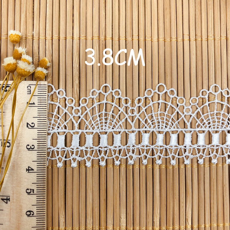 جوفاء التطريز الترقوة سلسلة من - مراجعة Lace Ribbon Trim وسعره